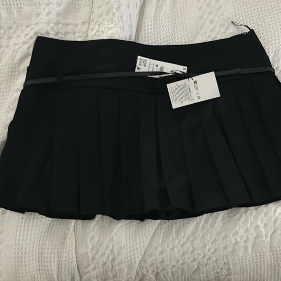 Zara black pleated skirt with belt NWT size XXL - Picture 2 of 2